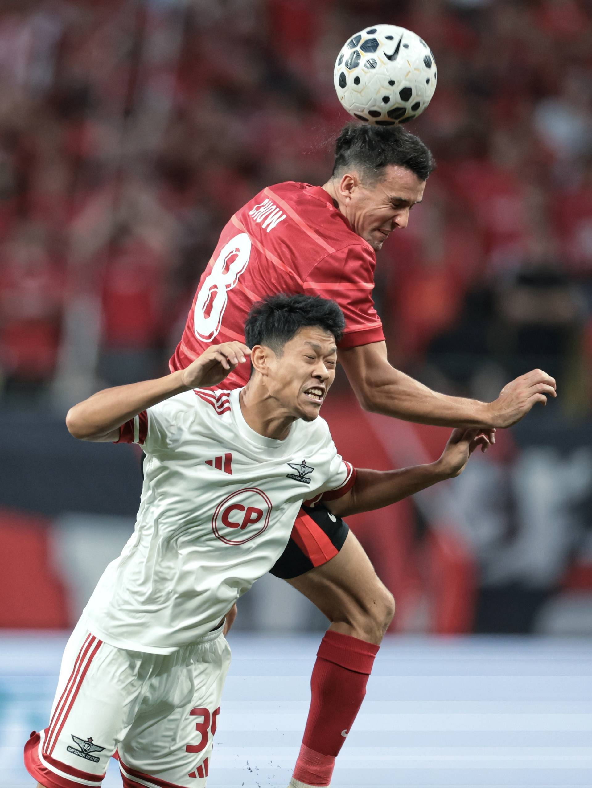 里程碑夜！成都蓉城官宣签约，欧冠今晚刷纪录，赛场秩序良好，更衣室氛围转暖的简单介绍